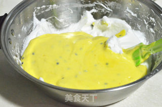 Mastering The Method Can Change All Kinds of Tricks----passion Fruit Chiffon recipe