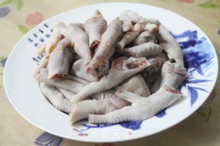 Gluttonous Snacks: Chicken Feet with Pickled Peppers recipe