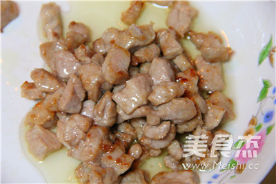 Fried Diced Pork with Small Peas recipe