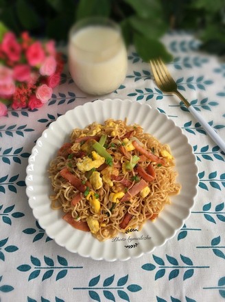 Fried Noodles with Egg and Ham recipe