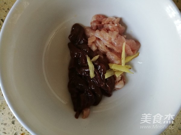 Pork Liver and Lean Meat and Wolfberry Soup recipe