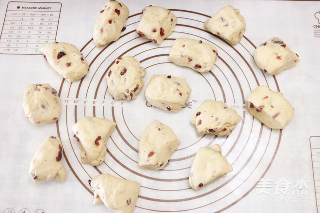 Cranberry Milk Steak Bun recipe