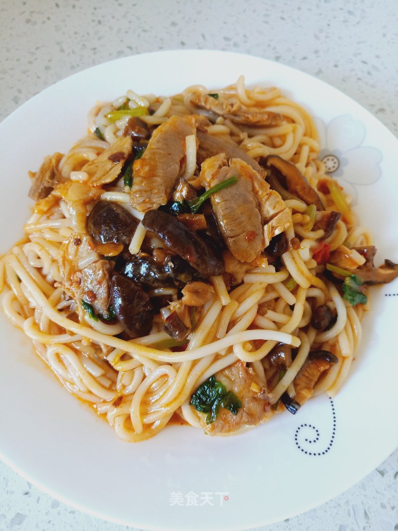Sauce-flavored Fried Rice Noodles recipe