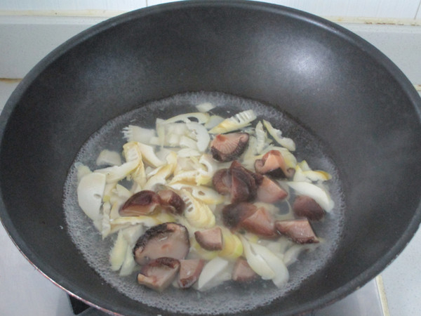 Chicken Slices with Oyster Sauce and Shiitake Mushrooms recipe