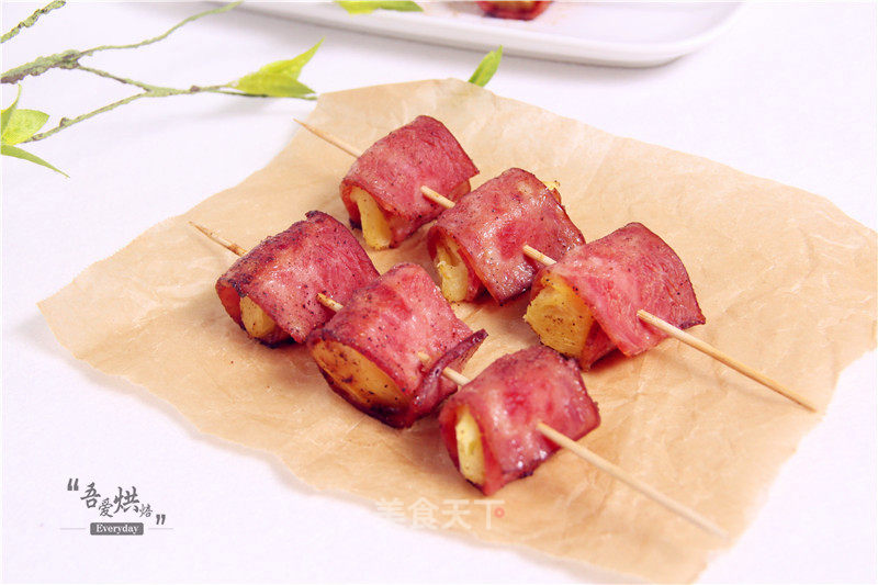 Beautiful New Way to Eat-bacon Pineapple Rolls recipe