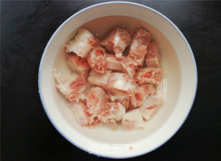 Steamed Pork Ribs with Soy Sauce and Taro recipe