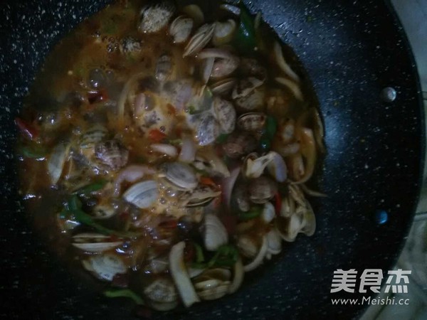 Spicy Stir-fried Flower Beetle recipe