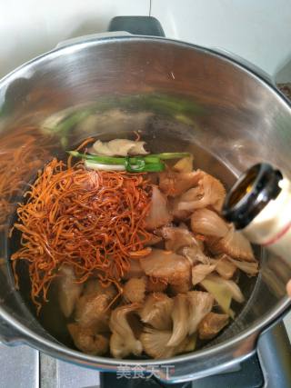 Cordyceps Flower Monkey Mushroom Soup recipe