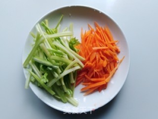 Stir-fried Shredded Pork with Celery recipe