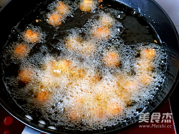 Crispy Outside and Tender Inside Fried Meatballs recipe