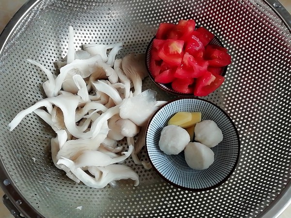 Hot Noodle Soup with Tomato Sauce recipe