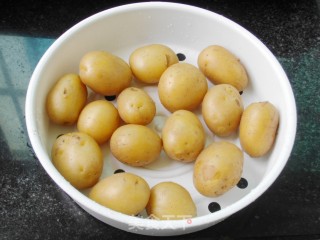 Pan-fried Black Pepper Potatoes recipe