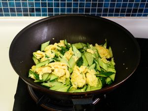 Fried Goose Eggs with Cucumber recipe