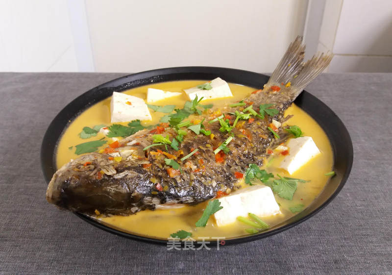 Hot and Sour Crucian Carp Tofu Soup recipe