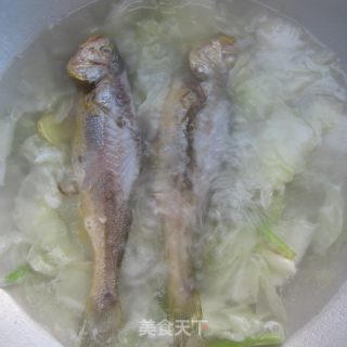 Small Yellow Croaker Stewed Chinese Cabbage recipe