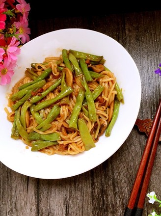 Braised Noodles with Three Fresh Beans recipe