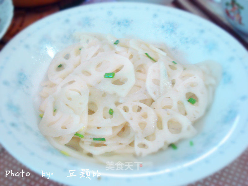 The Freshest Meal in Summer-fresh Lotus Root Slices with Green Onion recipe