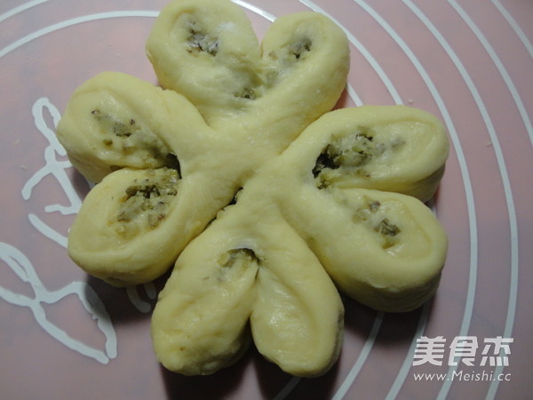 Mung Bean Flower Bread recipe