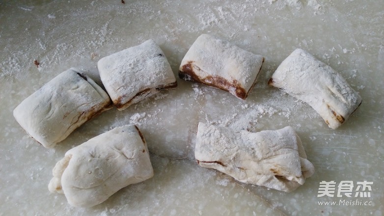 Brown Sugar Sesame Sauce Biscuits recipe