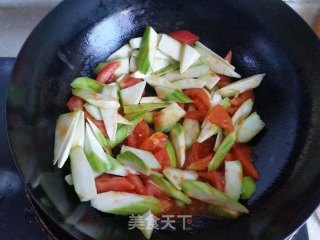 Stir-fried Loofah with Tomato recipe