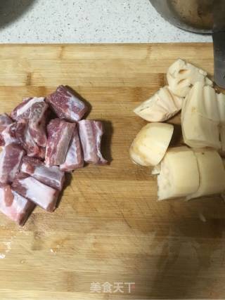 Lotus Root Pork Ribs Soup recipe