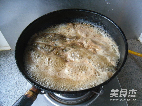 Grilled Fish with Garlic Sauce recipe