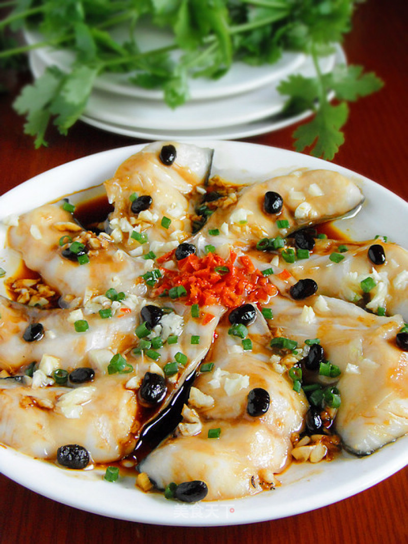 Steam The Fish Out of The Taste of Shrimp-fish Fillets in Oyster Sauce recipe