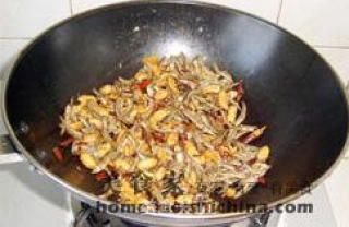 Tips to Get Rid of Dried Small Fish-spicy Dried Small Fish recipe