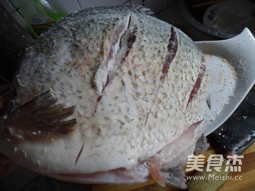 Pickled Pepper Sweet and Sour Wuchang Fish recipe