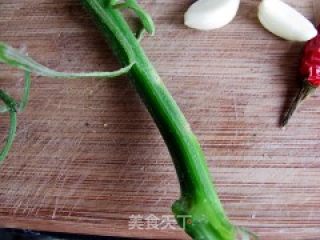 Stir-fried Pumpkin Seedlings recipe