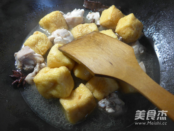 Braised Rabbit Meat with Oil Tofu recipe