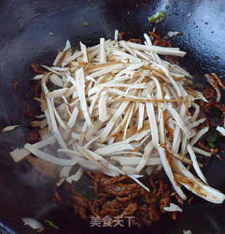 Stir-fried Leek with Fragrant Pork recipe