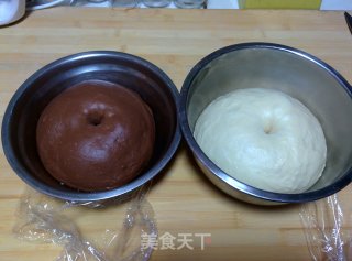 【honey Beans and Cocoa Two-color Toast】——manually Shaping Bread Machine Version recipe