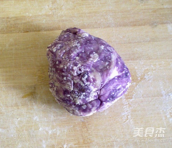 Purple Sweet Potato and Leek Dumplings recipe