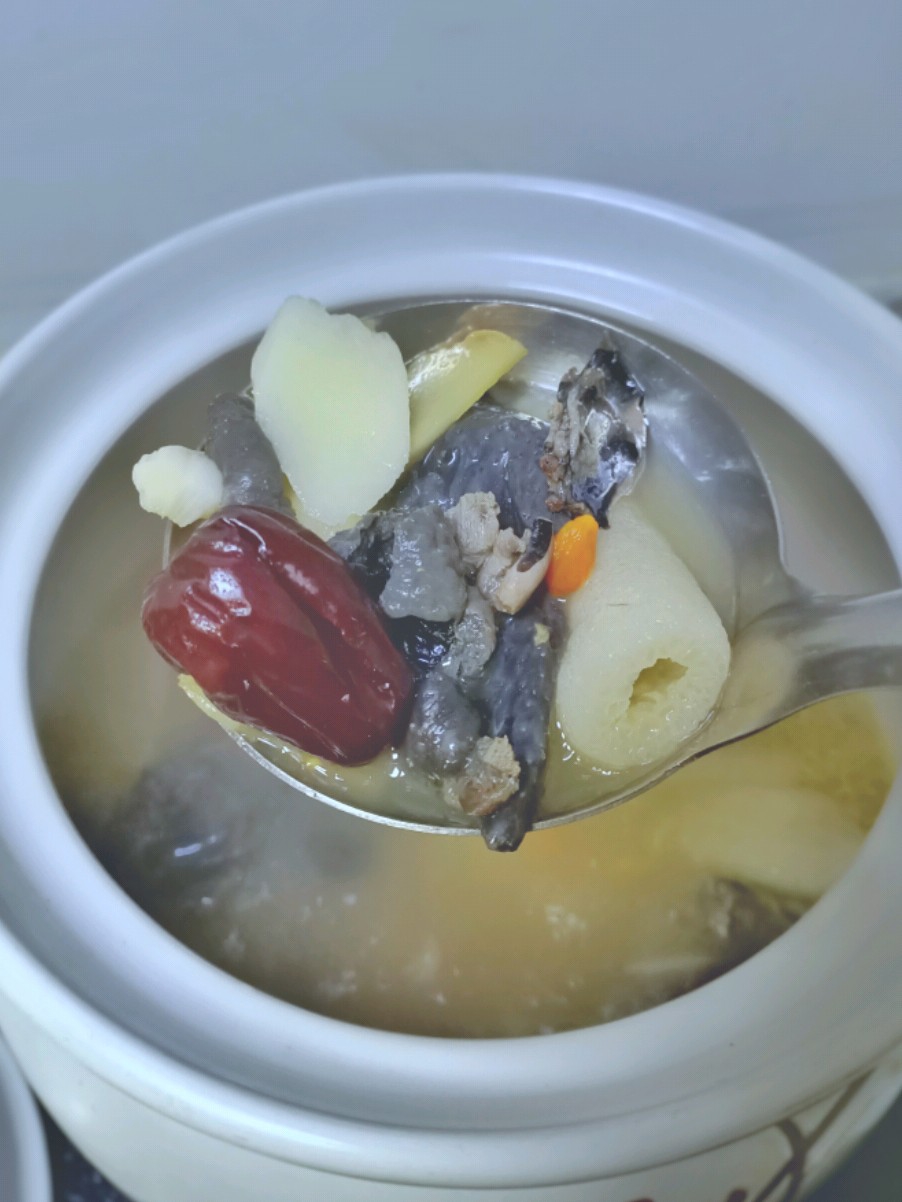 Black Chicken Soup with Yam and Mushroom recipe