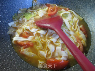 Sliced Noodles with Tomato and Cabbage recipe