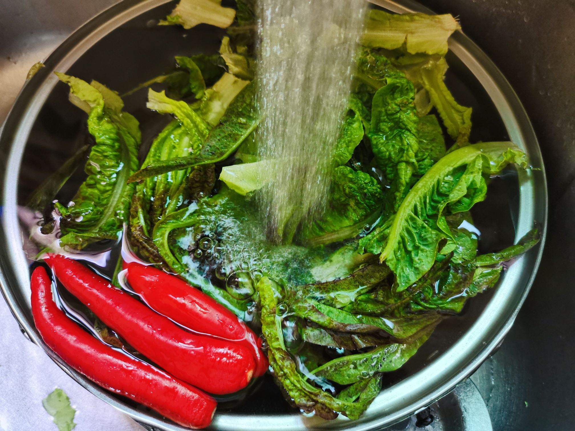 Don't Throw The Lettuce Leaves, Mix Them and Eat Them, It's Super Fragrant recipe