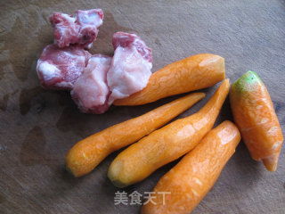 Seasonal Quick Quick Dishes——carrot Stewed Pork Ribs recipe