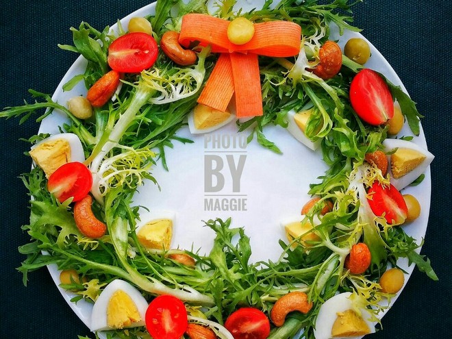 Christmas Vegetable Garland Salad recipe