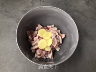 Steamed Pork with Lotus Root Noodles recipe