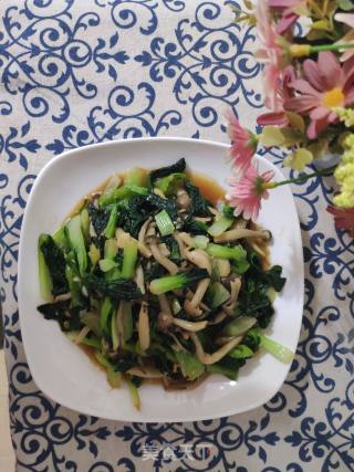 Stir-fried Crab Mushroom with Wuta Vegetables recipe