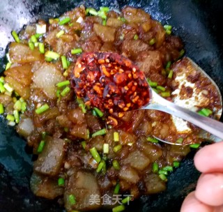 Stir-fried Jelly with Garlic Sprouts recipe