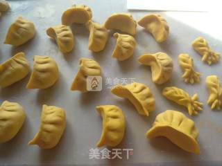 Dragon-shaped Steamed Dumplings recipe