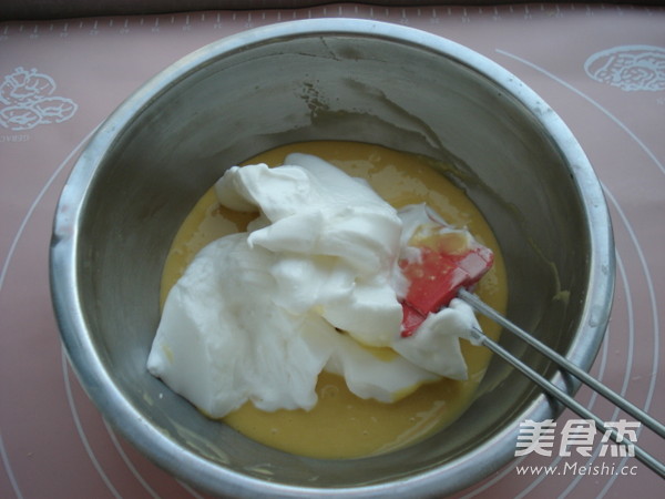 Creamy Strawberry Cake Roll recipe