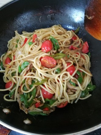 Stir-fried Pasta with Beef Tenderloin with Black Pepper recipe