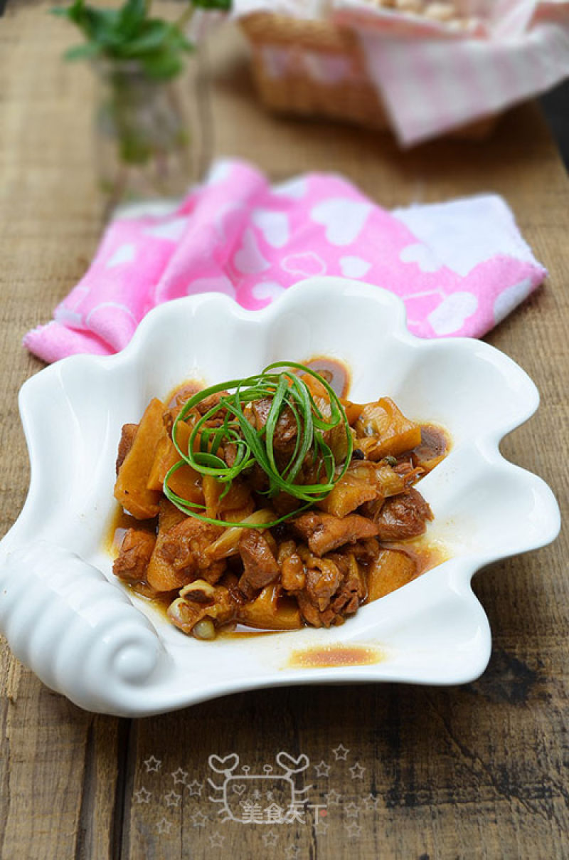 Stewed Chicken with Bamboo Shoots in Casserole