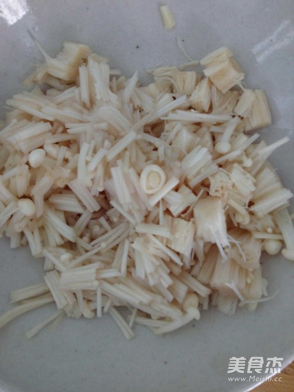 Noodles with Enoki Mushroom recipe