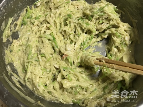 Deep-fried Shredded Carrot Meatballs recipe