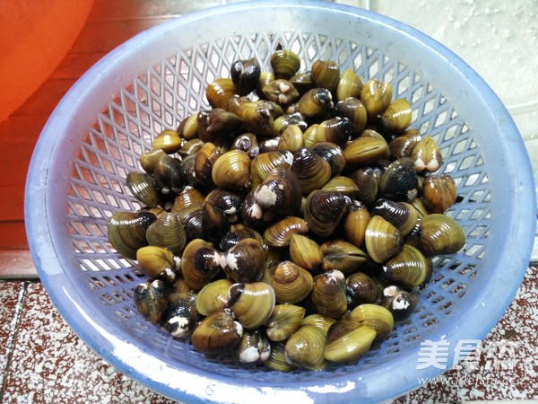 Steamed Yellow Sand Clam with Garlic Pepper recipe