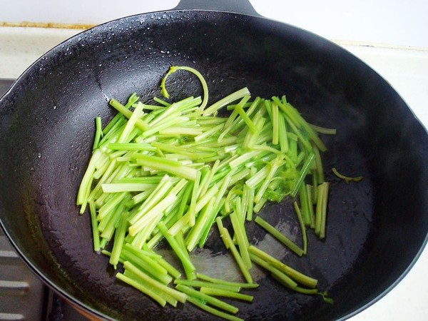 Stir-fried Tripe with Hairy Celery recipe